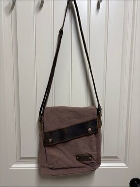 Casual Women's Crossbody Bag in Mauve with Dark Brown Trim